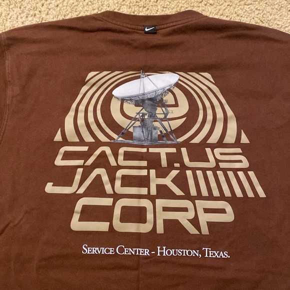 Travis Scott Nike Tee - Picture 3 of 3